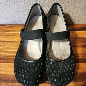 J-41 Black Ladies size 8.5M